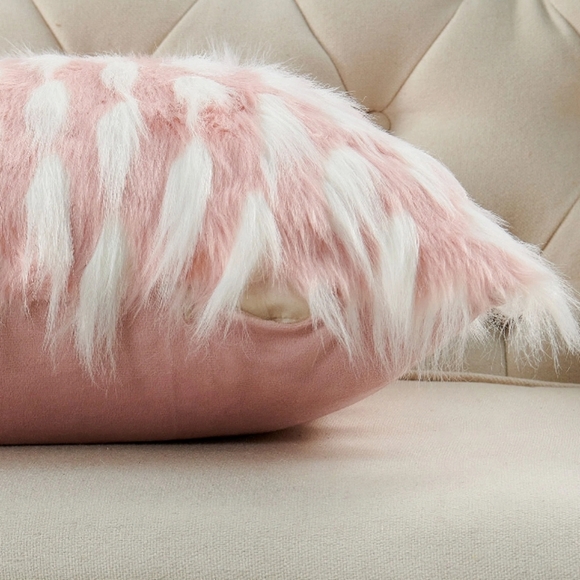 Set of 2 Blush Pink Feathery Fur Pillow Covers Chic Luxury Home Accent Decor - Picture 3 of 4